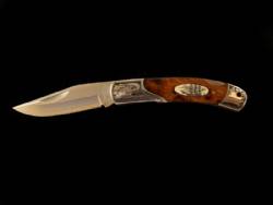Scrimshaw Medium Folding Knife